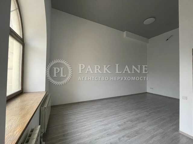 Фасадне приміщення на Воздвиженці, Презентабельна вхідна група!