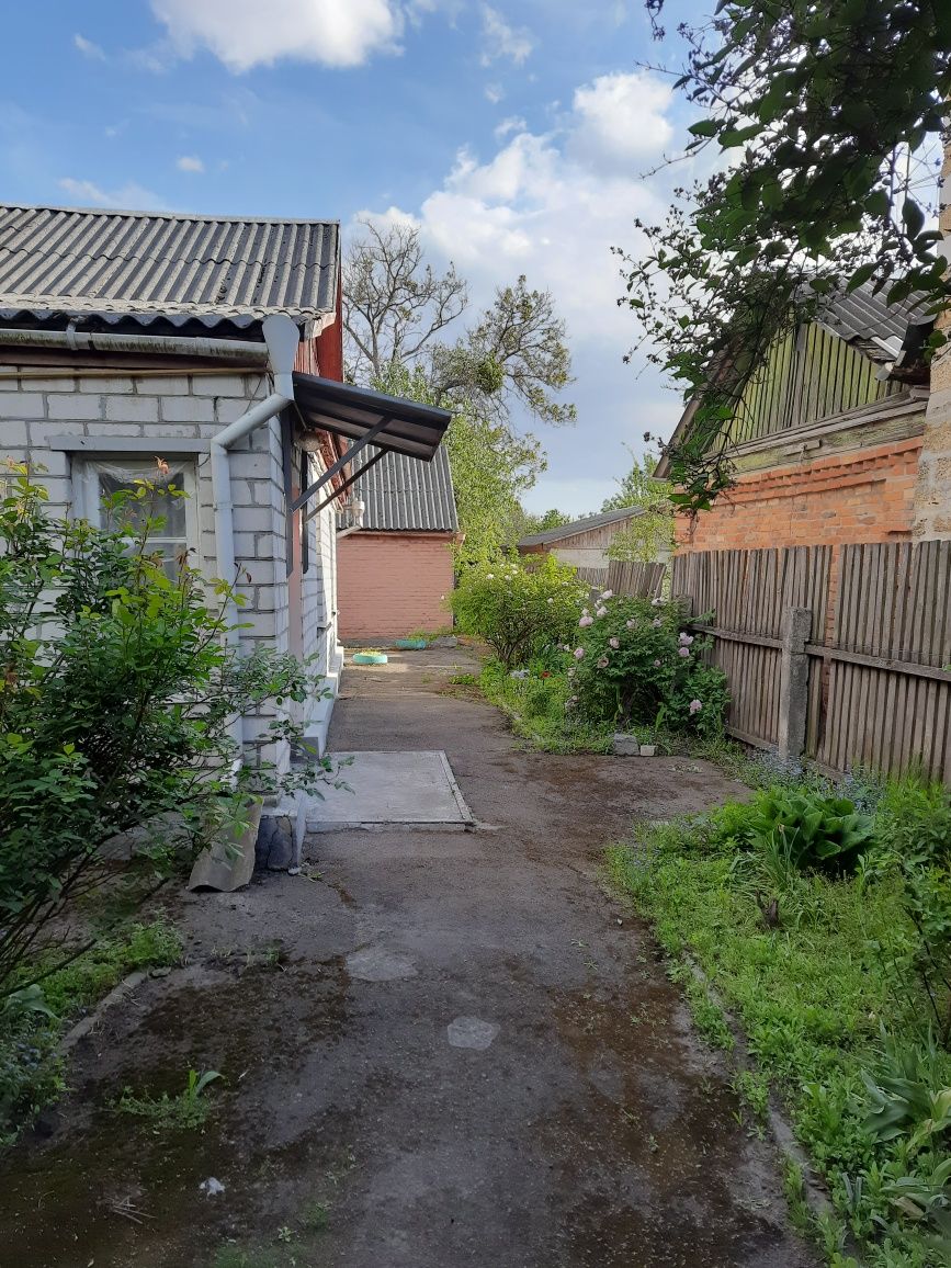 Продам півбудинка ЖИТОМИР  СІННИЙ РИНОК