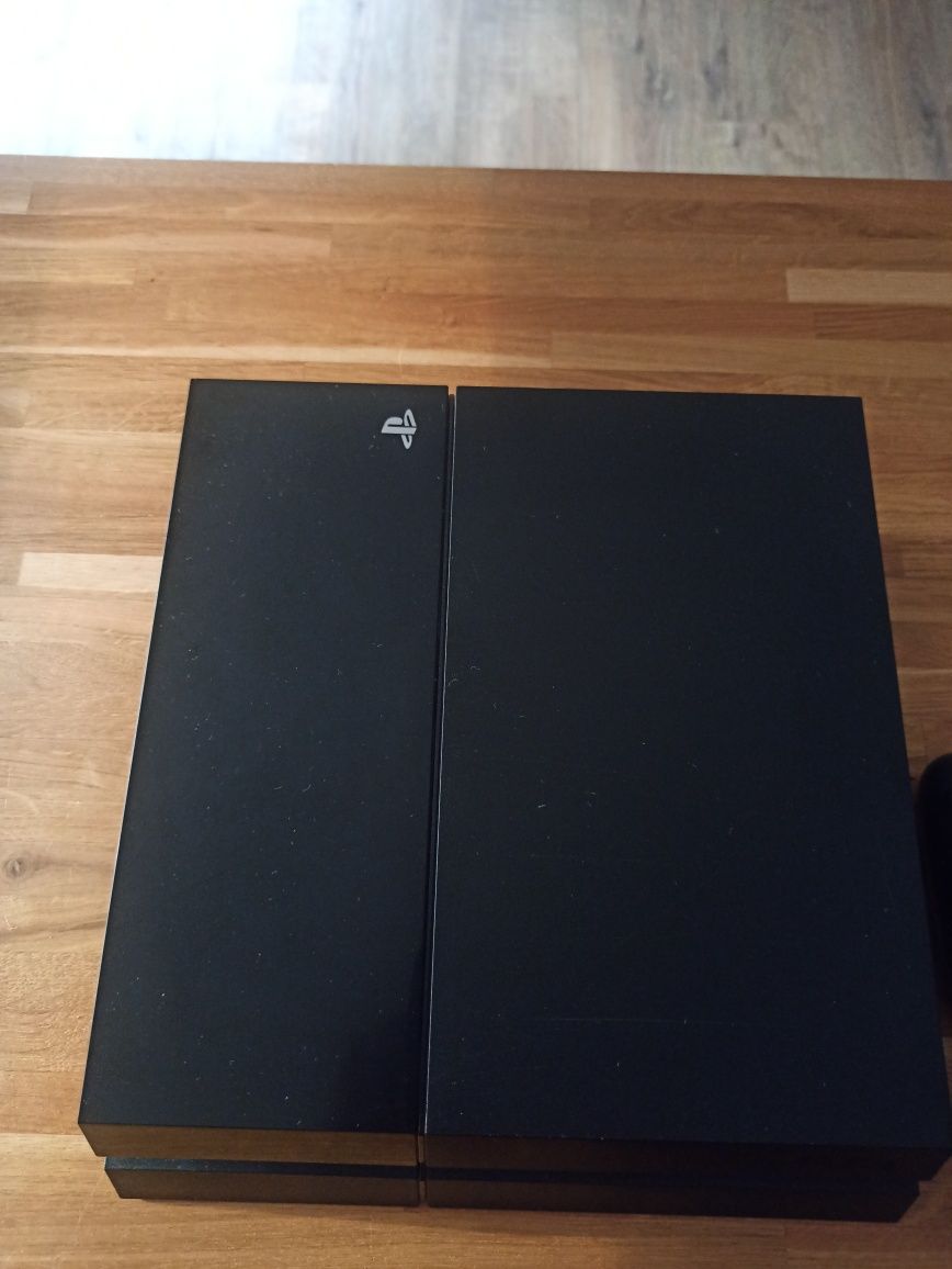 Konsola PlayStation 4 ps 4 + 2 pady