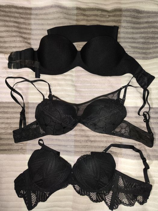Білизна жіноча (бюстгалтери)