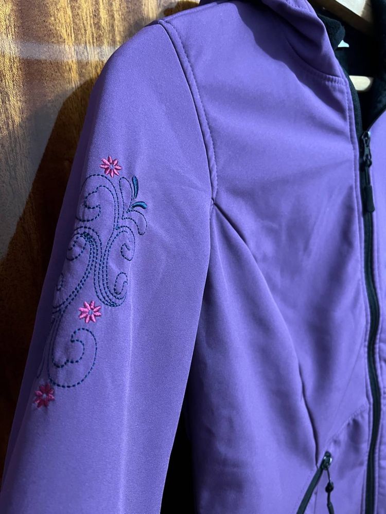Продам жіночу спортивну куртку b.p.c. sports bonprix collection