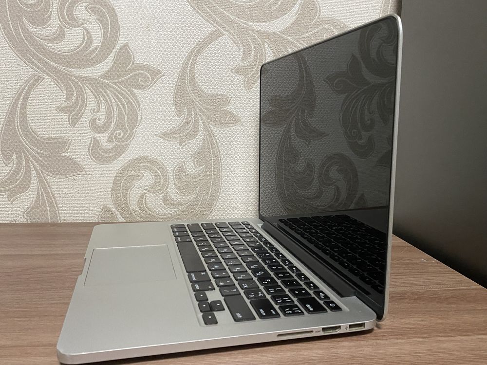 Apple MacBook Pro 13 retina 8/256 a1502 core i5 ноутбук