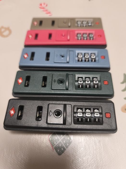 Замки для валіз, бірки,косметички,органайзери,чохли для валіз,ризинки