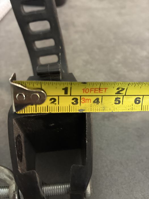 Продам крепления для лыж накрышу