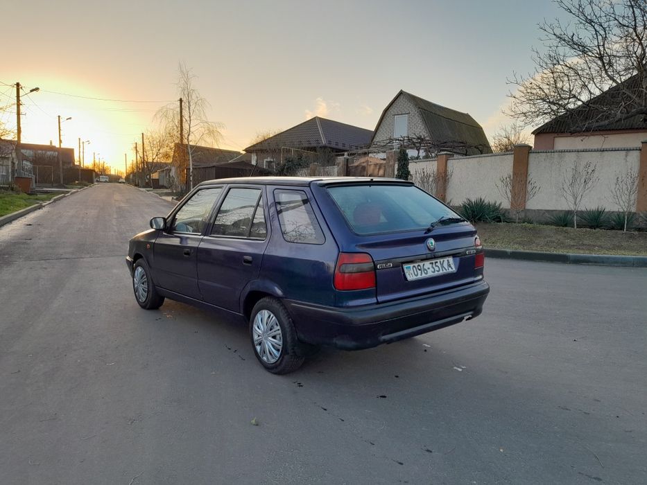 Продам авто шкода FELICIA на идеальном ходу 1,6