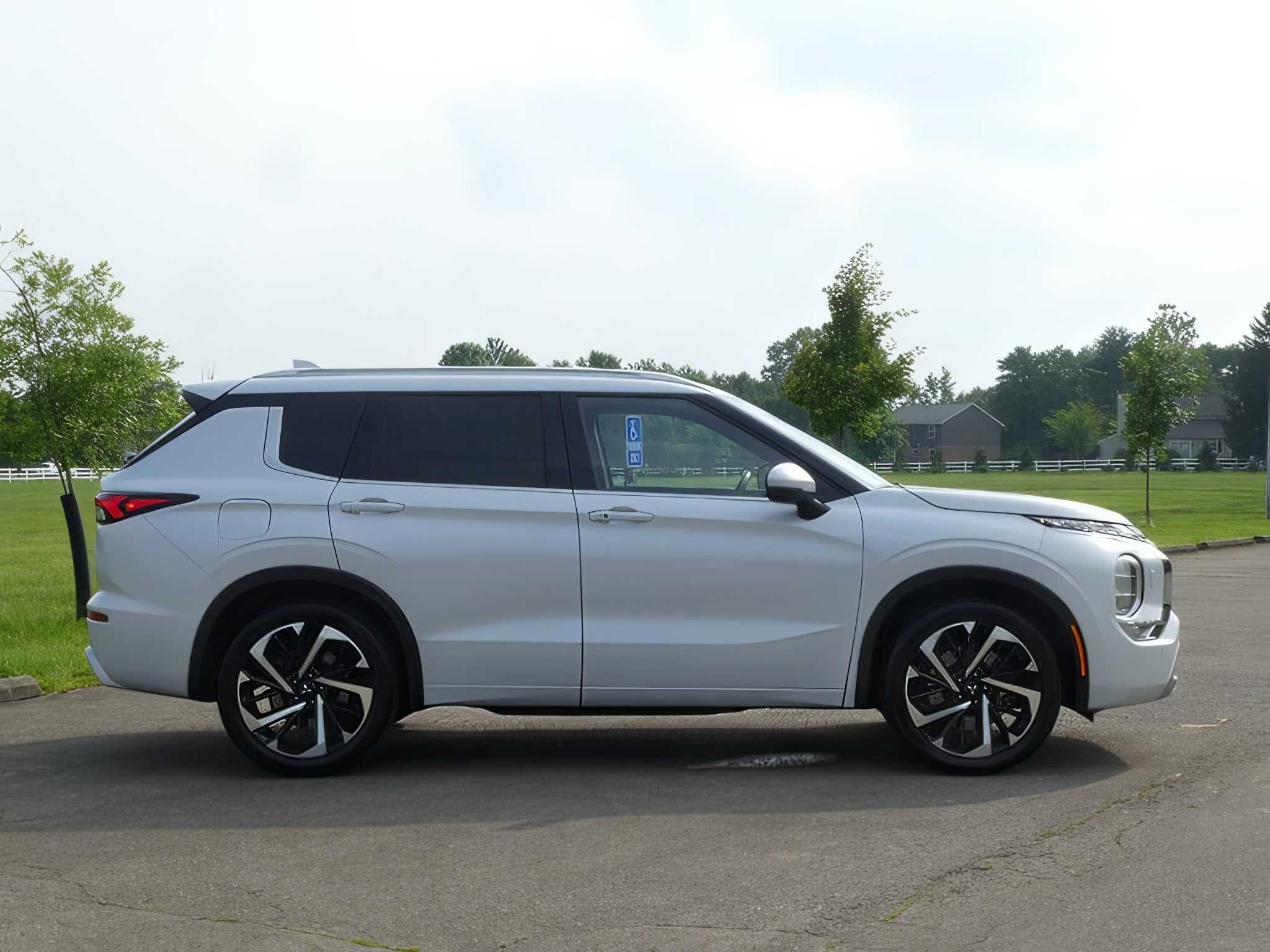 2022 Mitsubishi Outlander