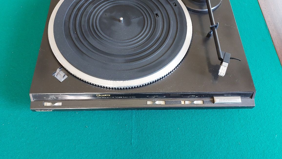 Giradiscos Technics SL-QD3 direct drive com agulha P30