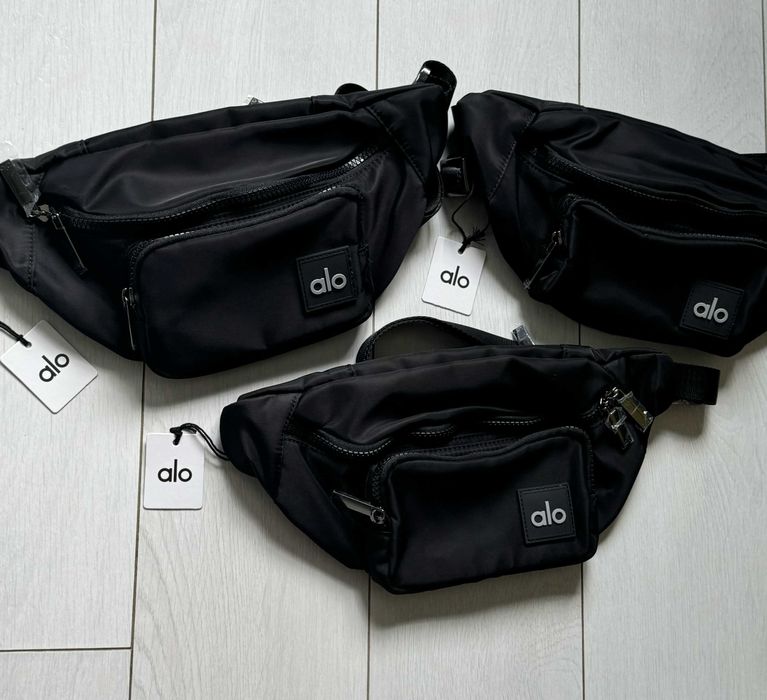 Сумка через плече/на пояс Alo Yoga Funny Pack. Бананка Alo.