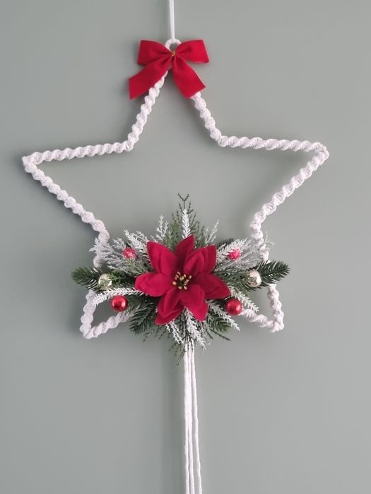 Wianek na drzwi z makramy ozdoba świąteczna