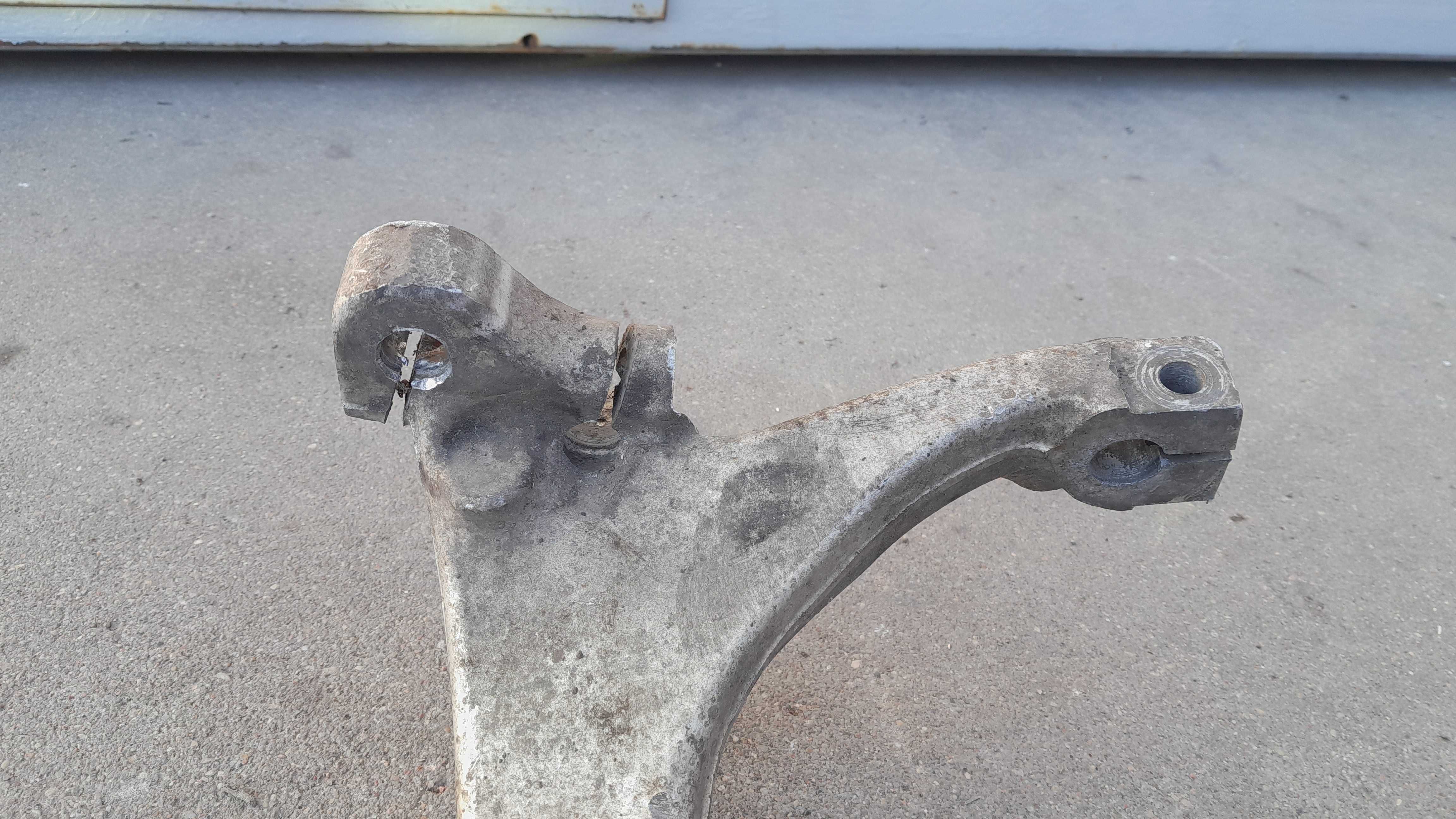 Zwrotnica aluminiowa LEWA przód przednia kompletna AUDI A6 C5 LIFT