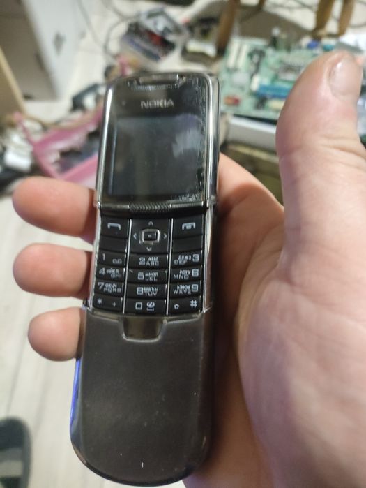 Nokia 8800 есть несколько вариантов...