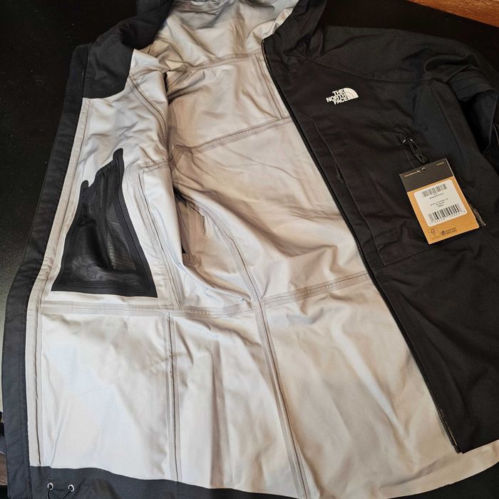 Куртка жіноча The North Face NF0A7ZCHJK3 розмір С оригінал