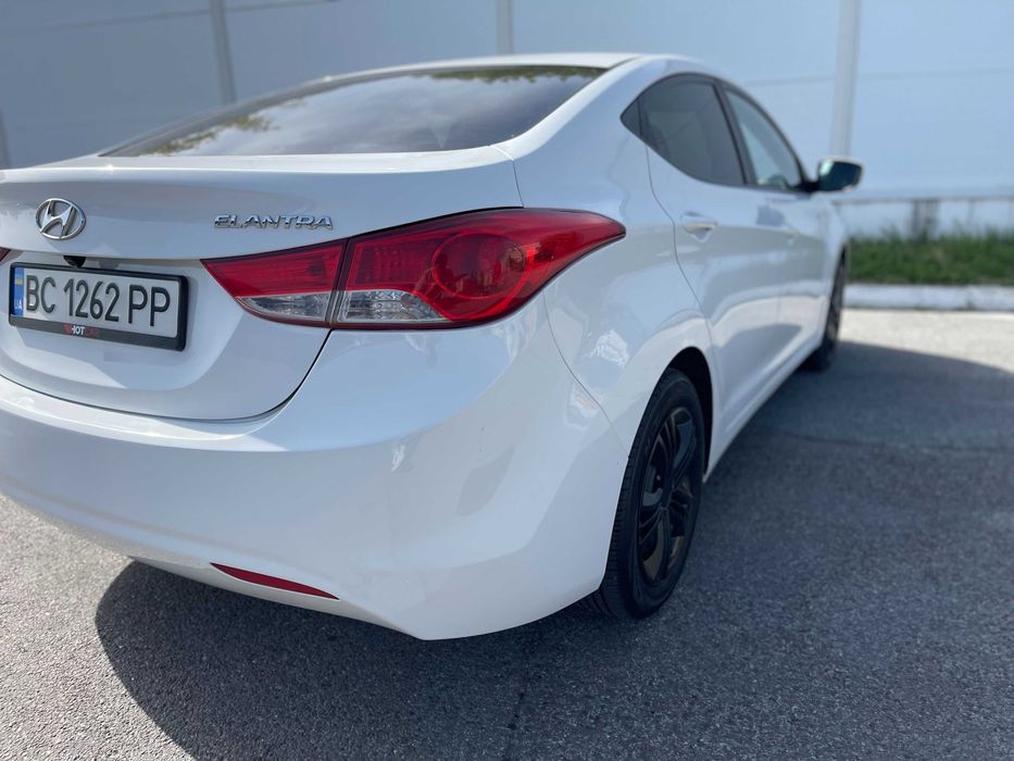 Hyundai Elantra 2011