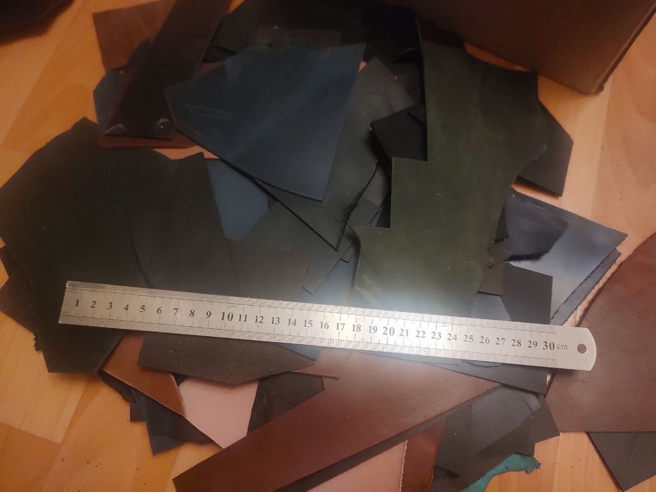 Шматки шкіри обрізки залишки шкіри шкіра крейзі хорс куски кожи кожа