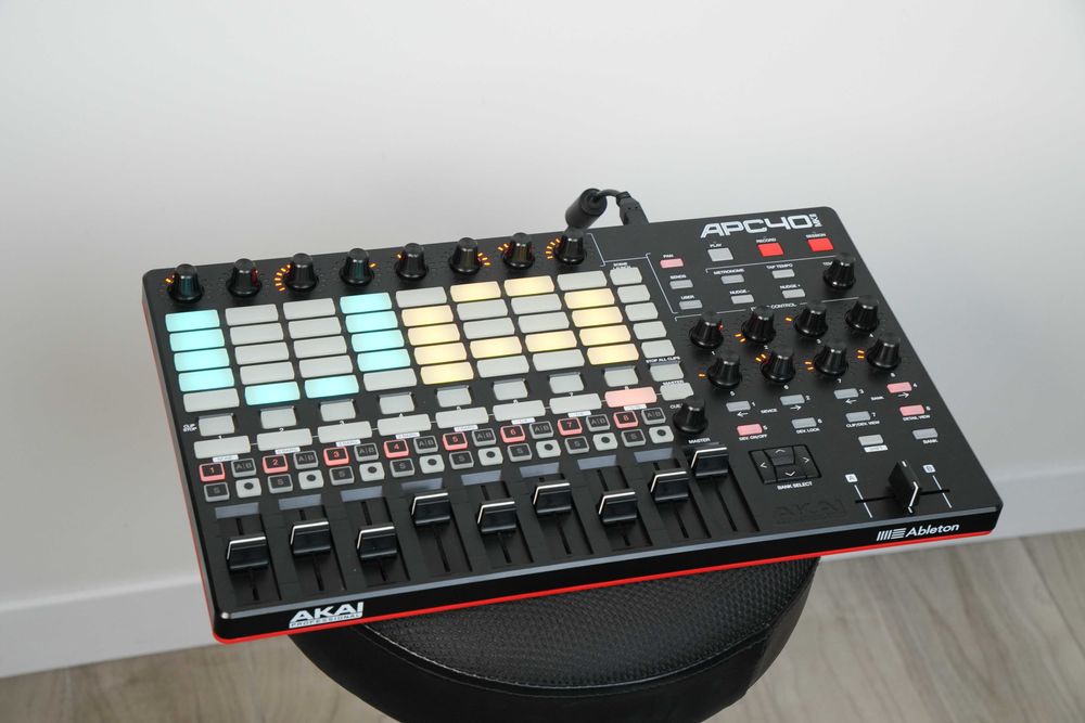 MIDI-контролер AKAI APC40 MKII