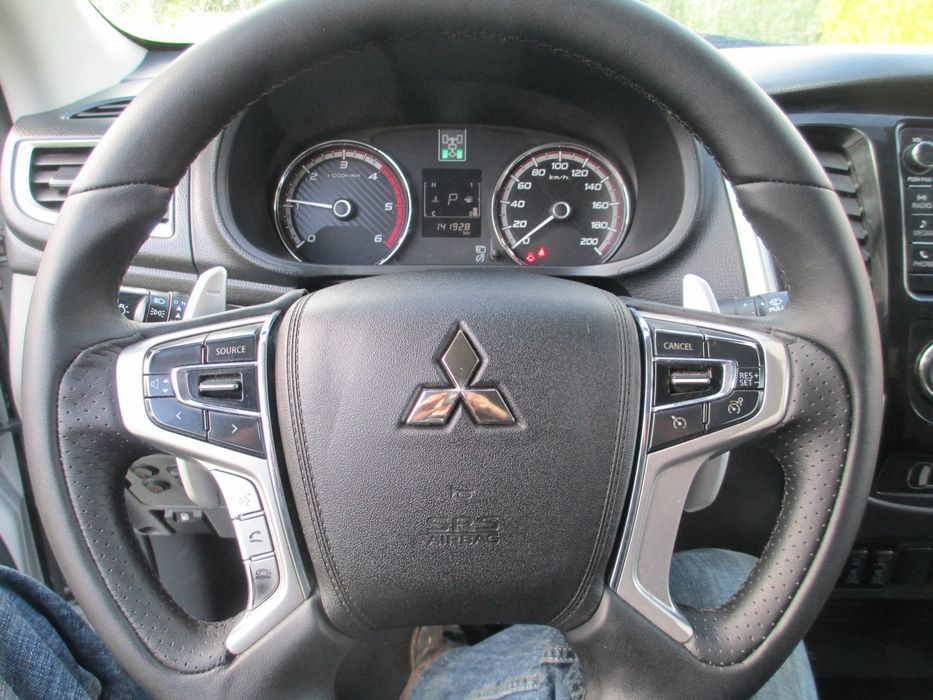 Mitsubishi L200 2.4d Zarejestrowany Skóra wentylowana, navi, orurowan