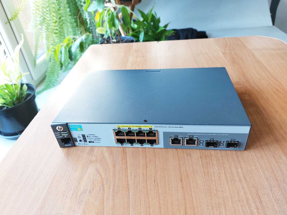 Switch HP 2530-8G 10/100/1000 Mbps PoE+ (bez zasilacza)