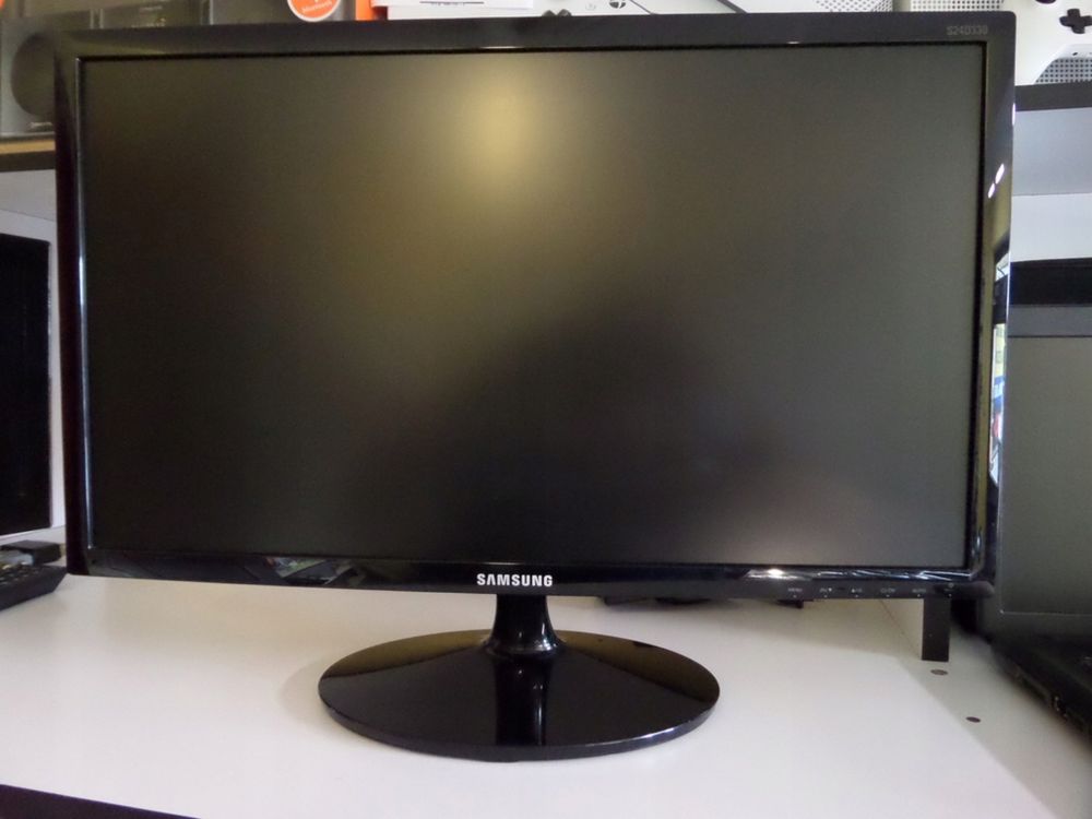 Monitor LED Samsung S24D330 24”