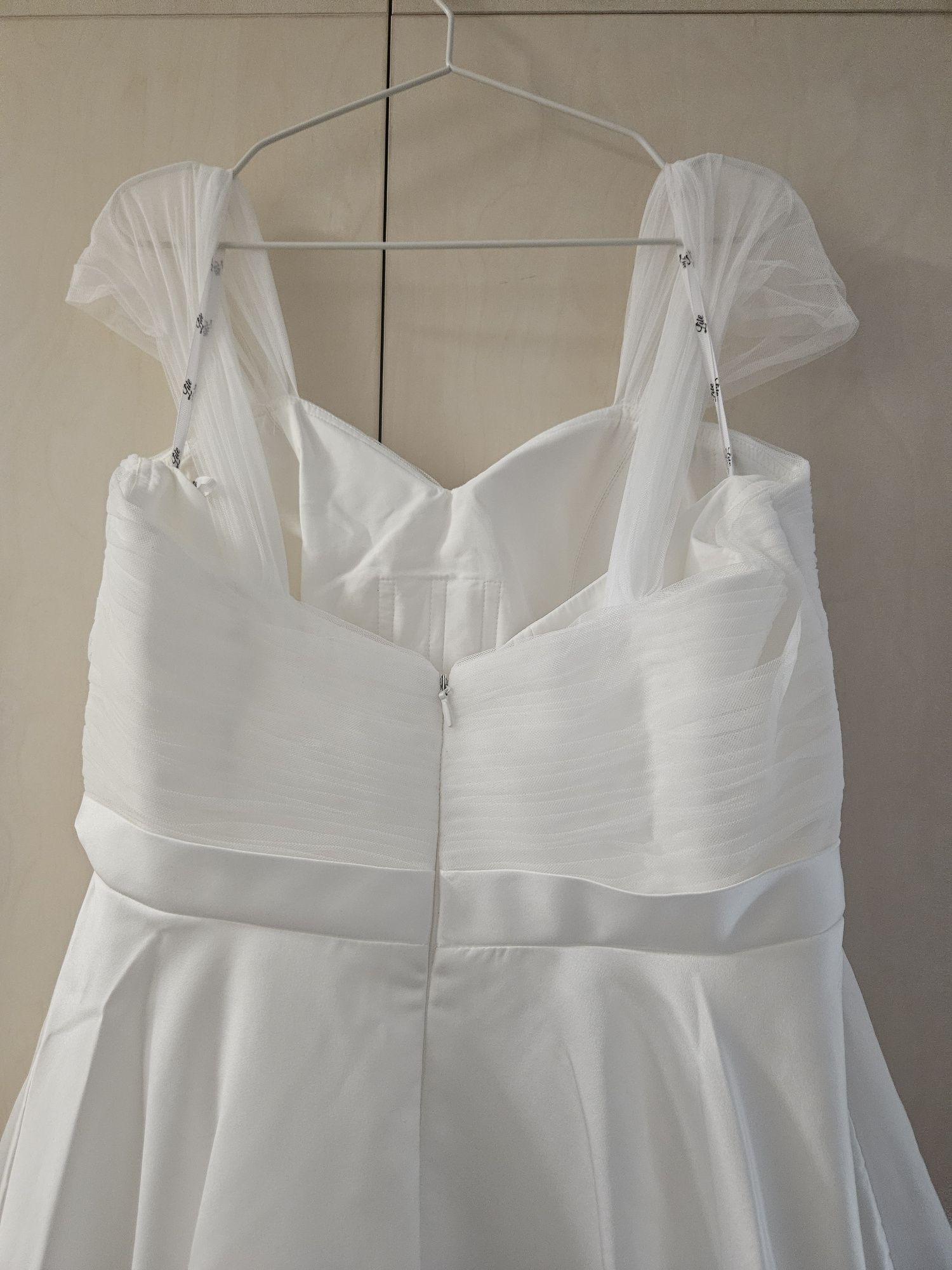 Suknia ślubna Dominiss Wedding Dress Ivory