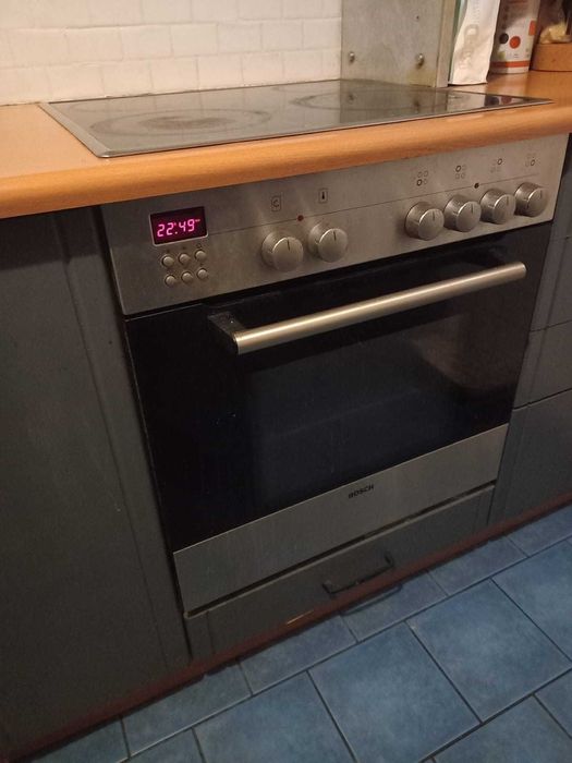 Piekarnik do zabudowy Bosch HEN505G z wysuwanym wózkiem Cargo stan bdb