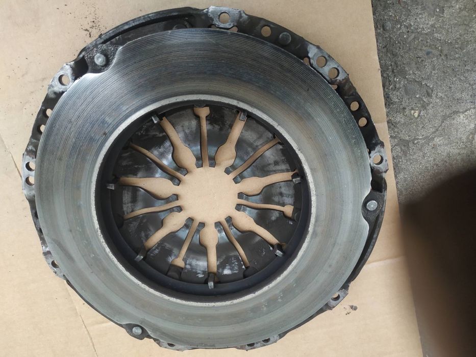 ПРОДАМ Комплект сцеплення в зборі RENAULT