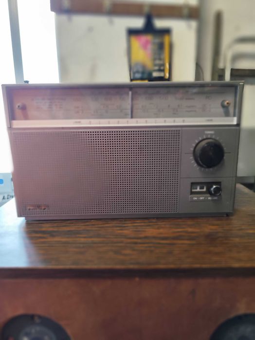 Rádio Phillps AM/MW e, SW.