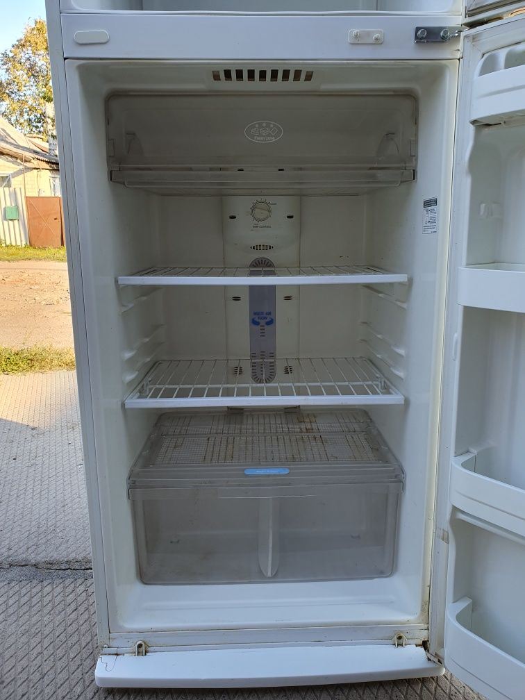 Холодильник сухая заморозка.
