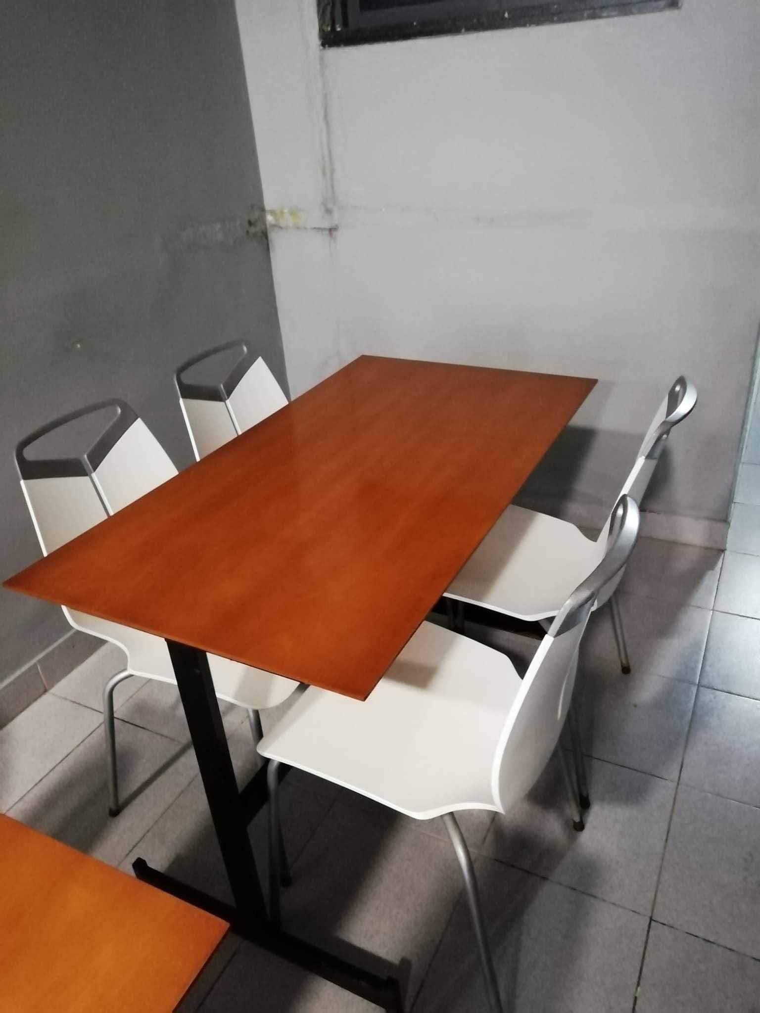 Conjuntos Mesa + Cadeiras