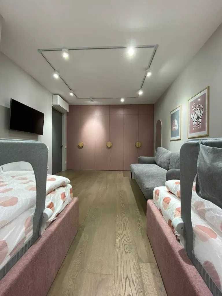 Продам 3-комнатную квартиру в ЖК Атлант, пр. Поля (низ)