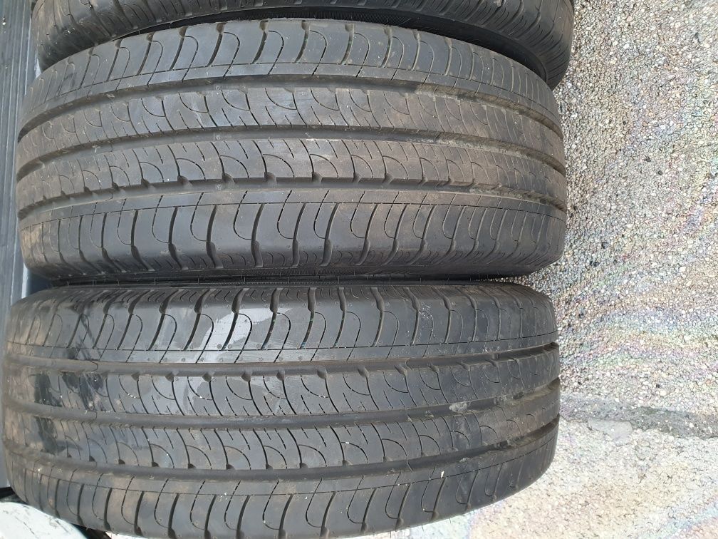 215/60/17 c  Goodyear 23r komplet 1500 zl