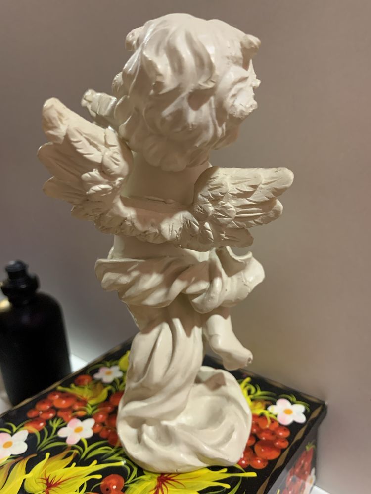 Гипсовая статуэтка ангел