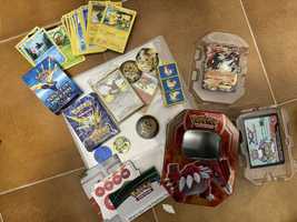 176 Cartas Pokemon + caderno porta cartas