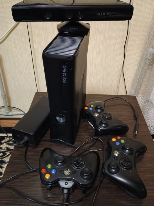 Х- бокс 360 slim+ кінект