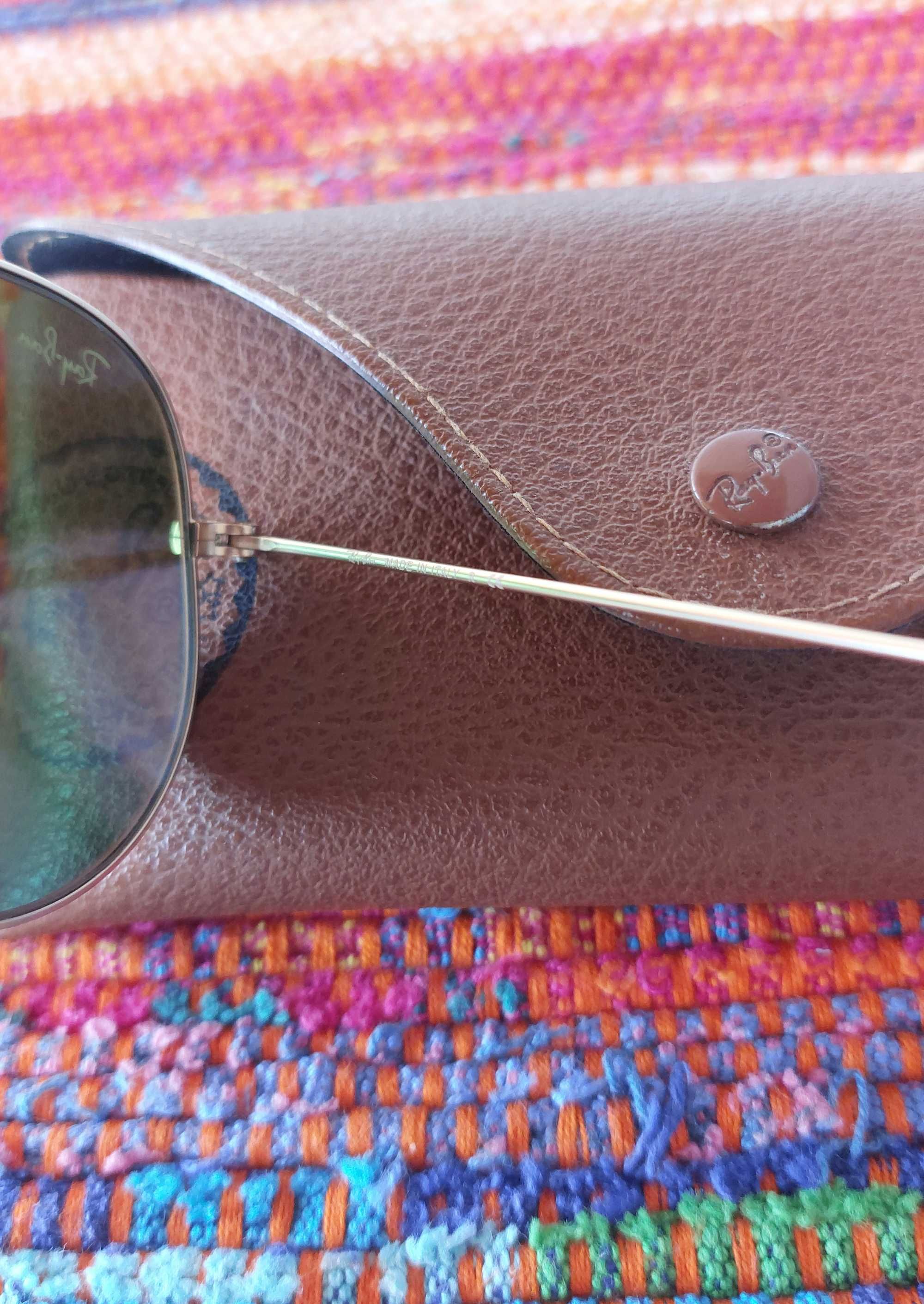 Óculos RayBan Aviator dourados e laranja