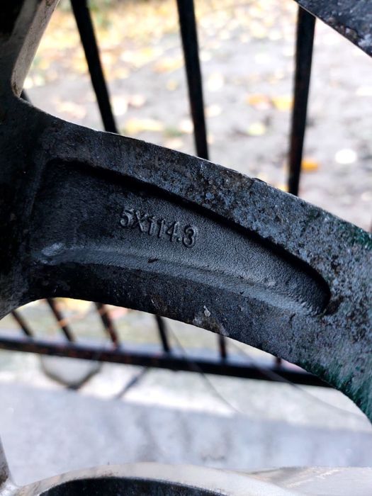 Продам колеса на 17 з дисками