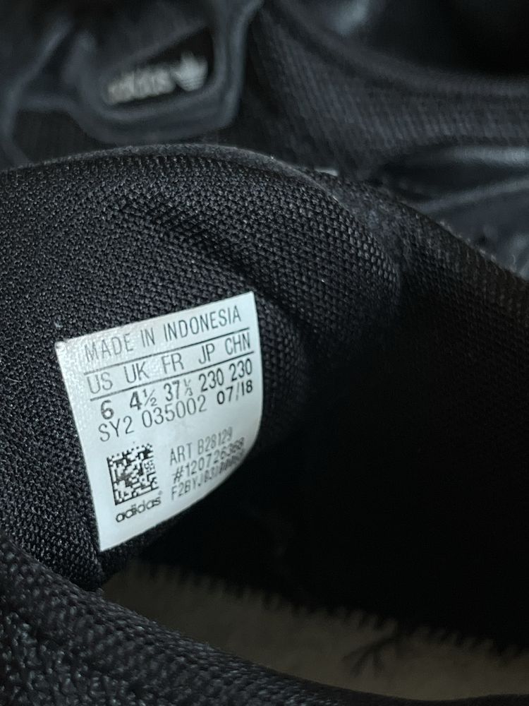 Кросовкі чорні 37 Adidas Falcon