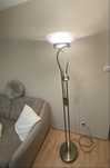 Lampa stojąca do czytania oswietlenia pokoju
