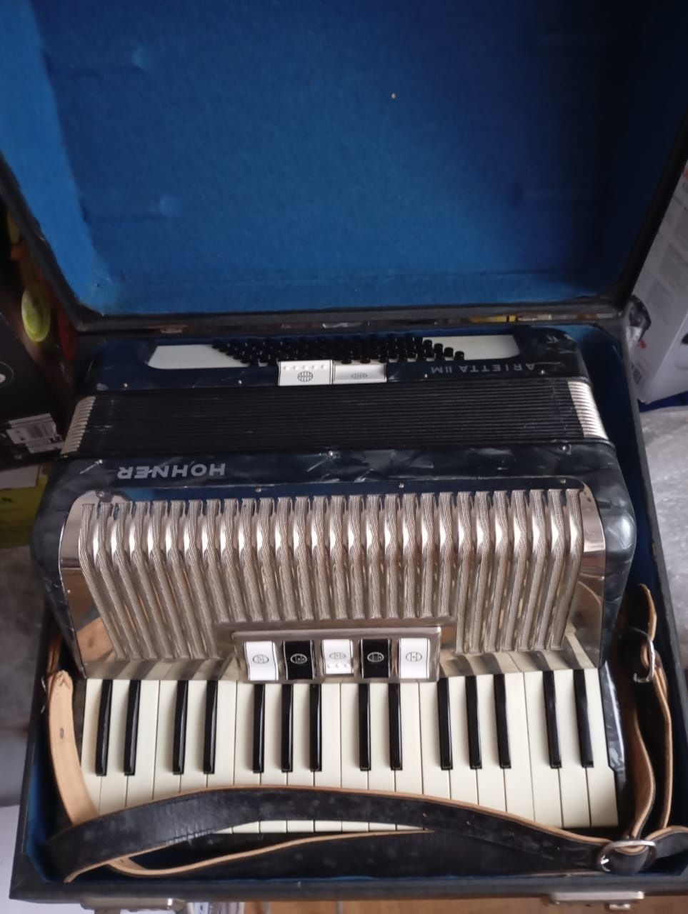 Akordeon Hohner, model Arietta IIM.