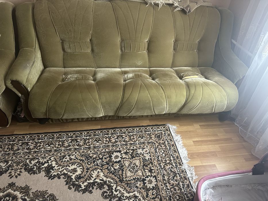 Продам б/у меблі,додаткові фото висилаю,самовивіз,торг присутній…………..