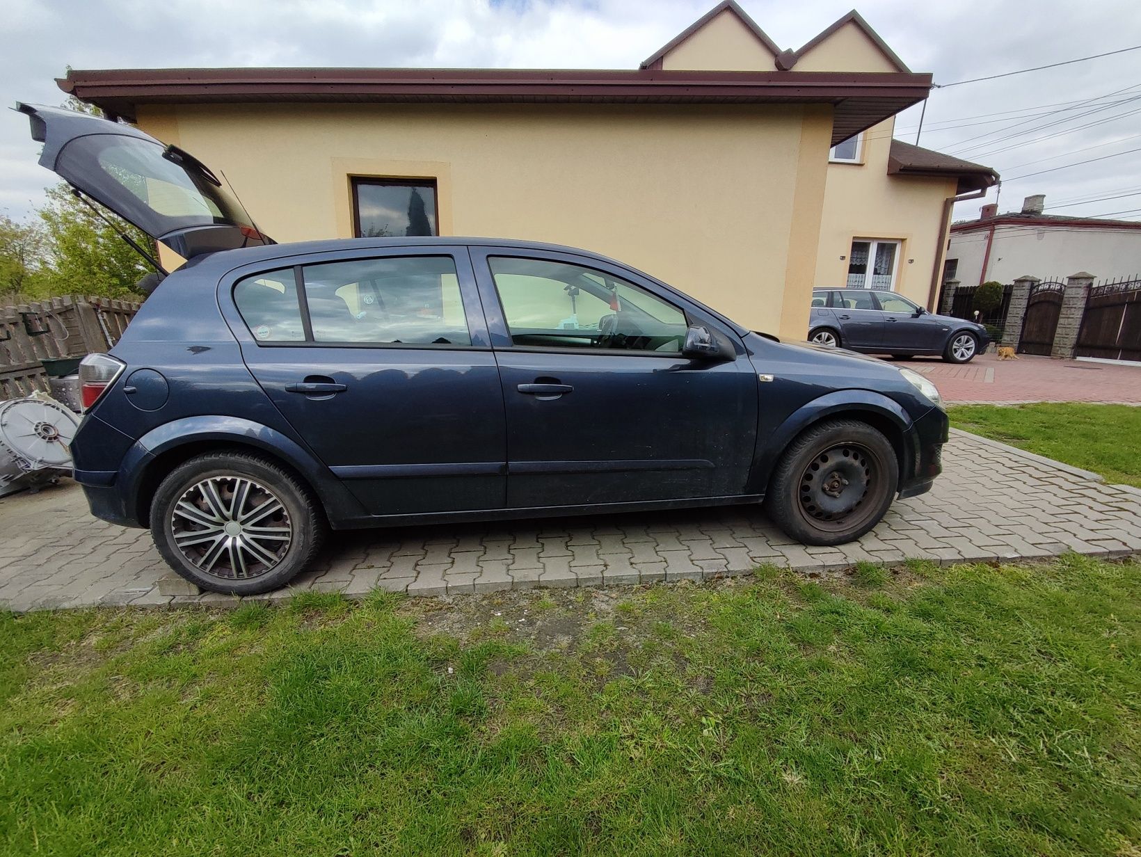 Opel Astra  H Hatchback salon Polska