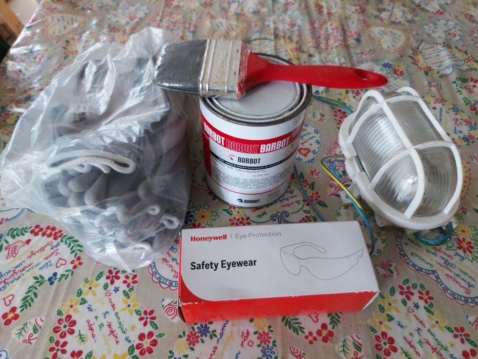 1 lata de tinta primário cinza 1 trincha 10 pares de luvas marca juba