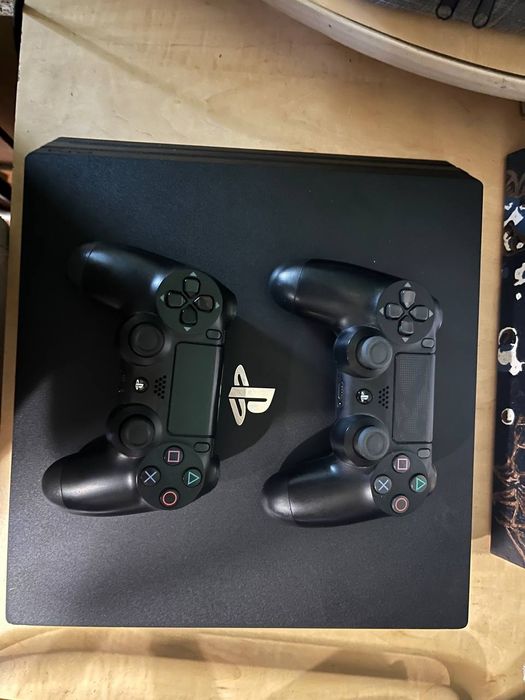 Ps4 pro с 2 геймпадами