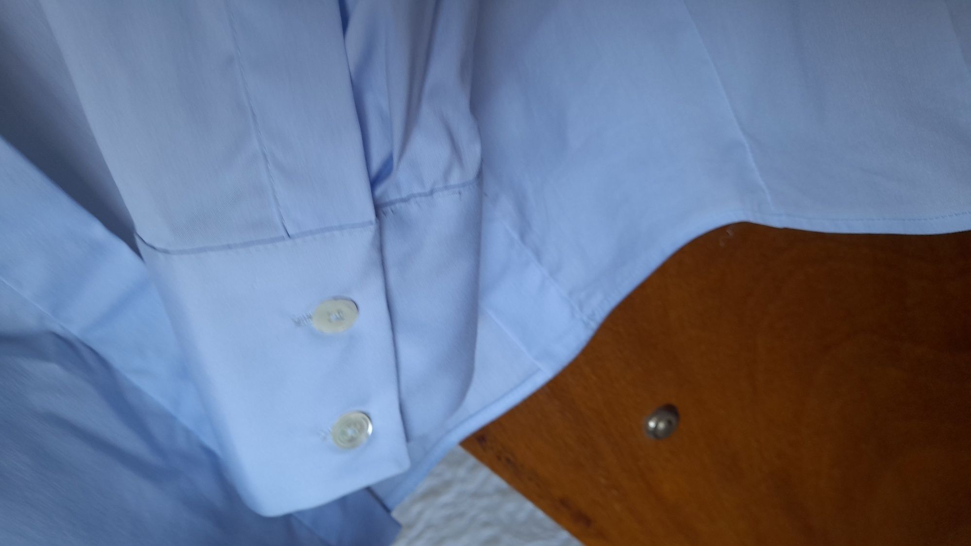 Camisa popelina da Massimo Dutti, azul céu, está nova