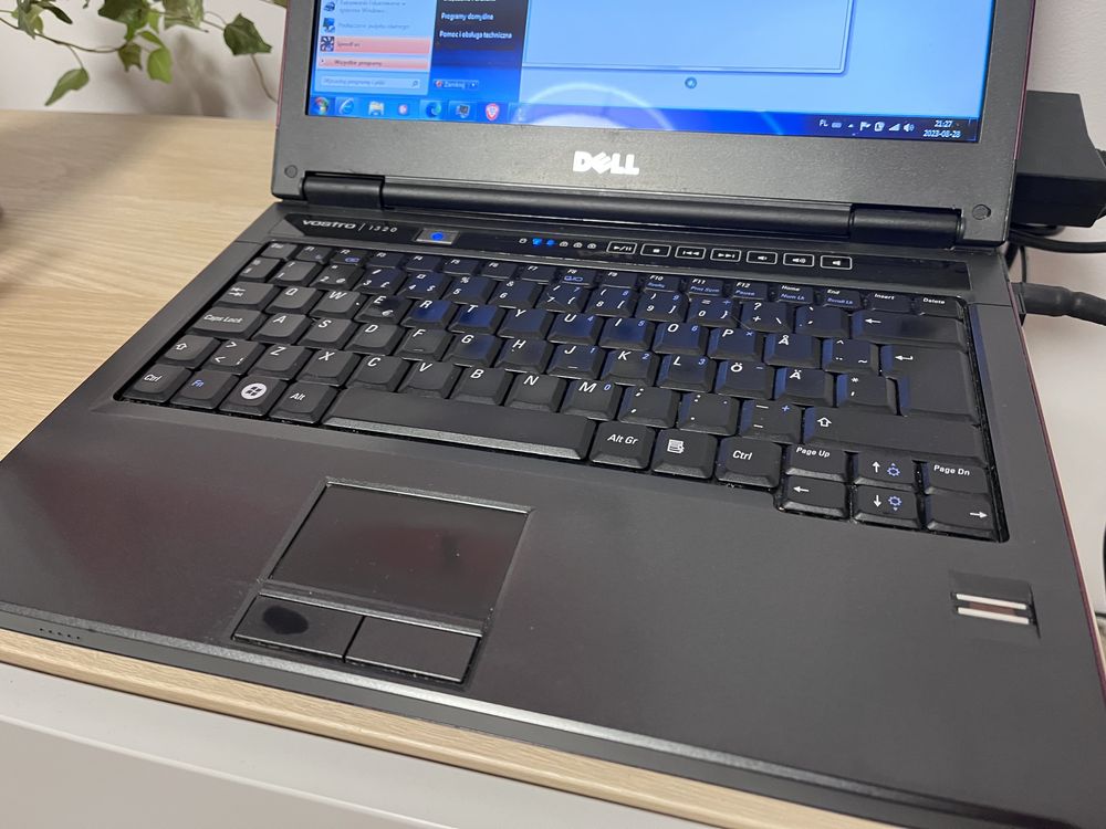 Laptop Dell Vostro 1320, Windows 7, nowy ssd 256, sprawny