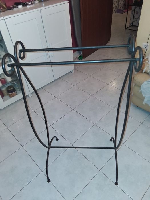 Toalheiro em ferro forjado