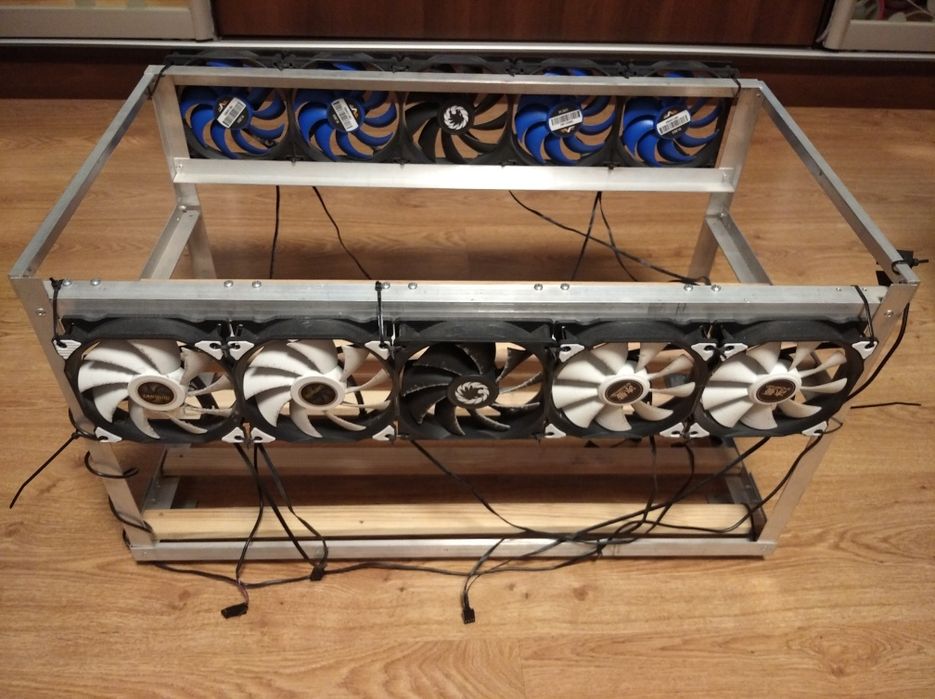 Корпус для майнинг ферми на 6 відеокарт з охолодженням