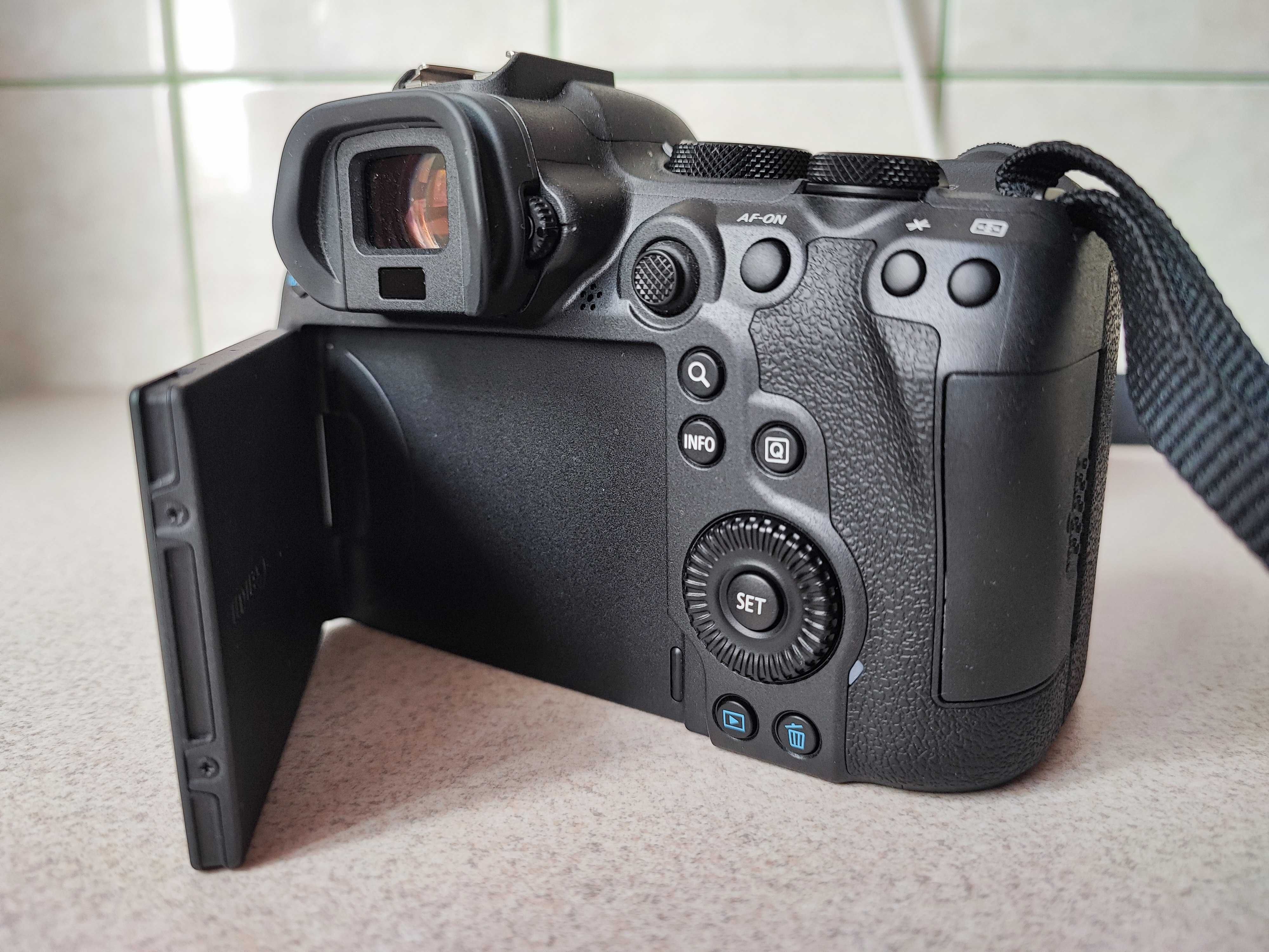 CANON EOS R6 Mark II + CANON RF 24-105 mm f/4L IS USM + akcesoria