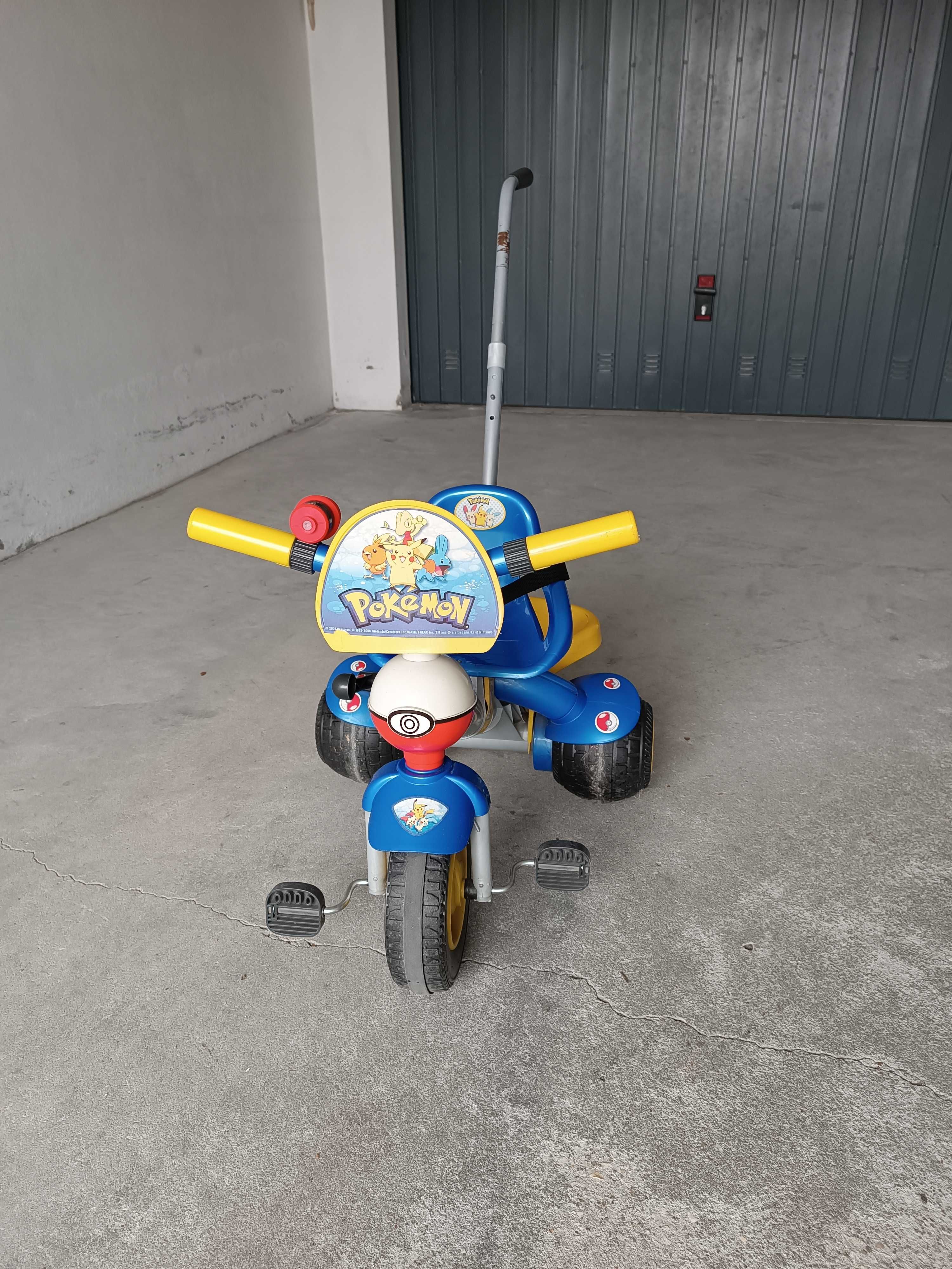 Triciclo Pokemon em Bom Estado