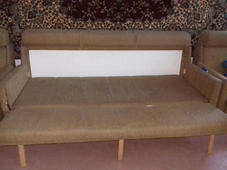 Продаю диван + 2 кресла