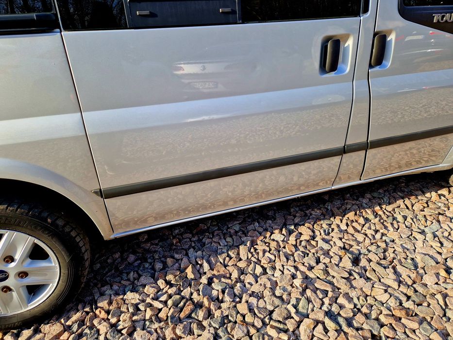 Автомобіль в гарному стані.